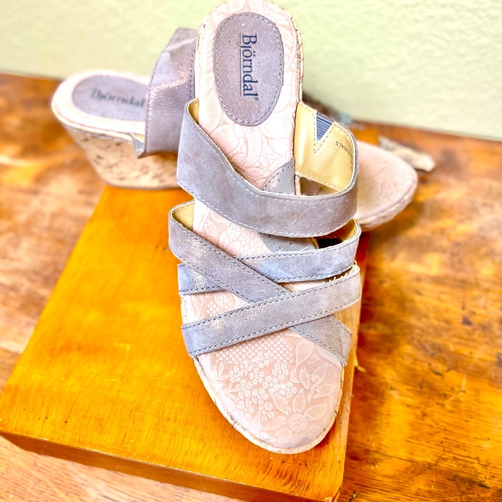 Bjorndal Wedge strappy Sandal
